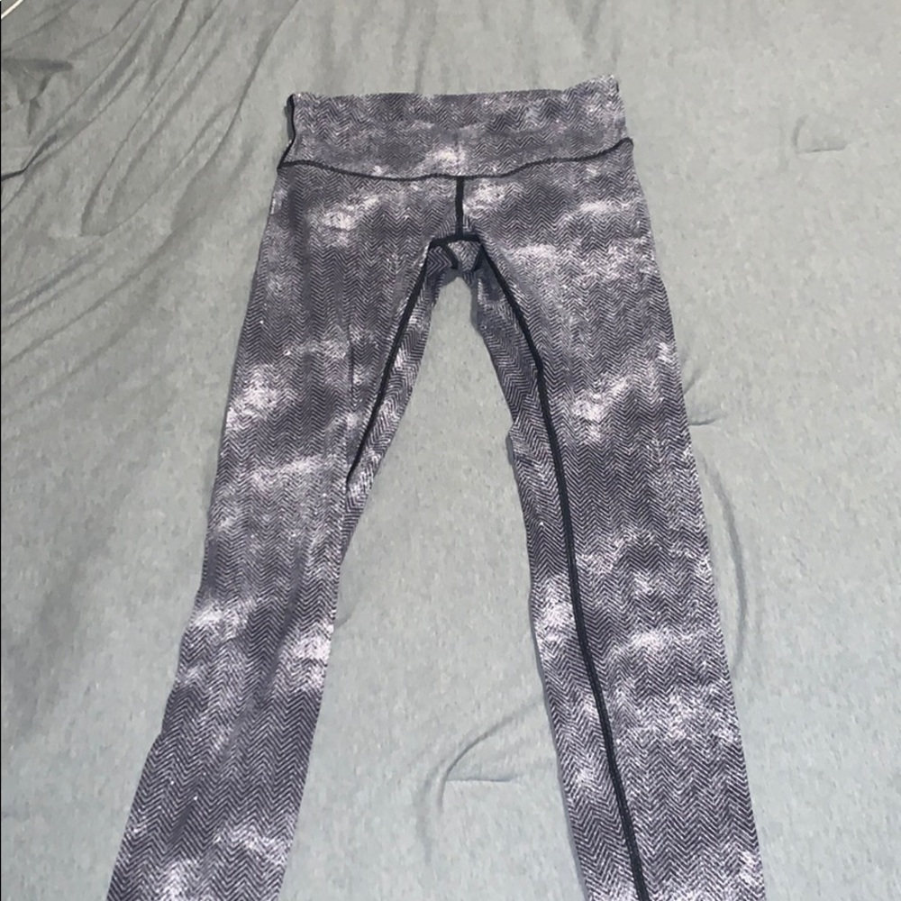 Chevron black and white Lululemon Leggings